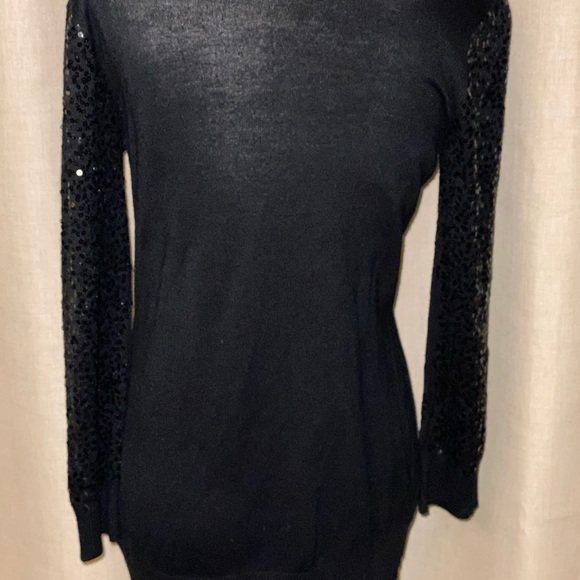 Black Cupio brand sweater. Size M - Picture 3 of 4